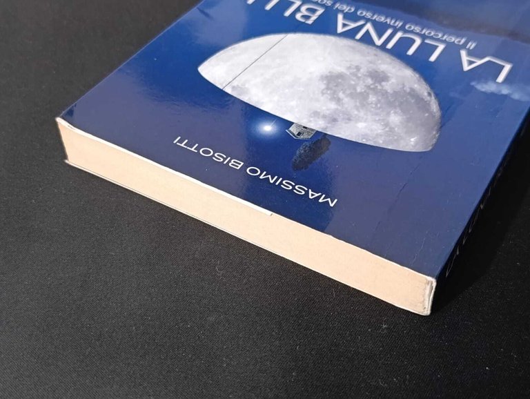 La luna blu. Il percorso inverso dei sogni