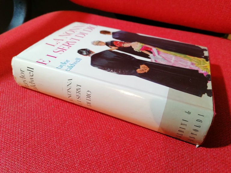 La nonna e i servi di Dio