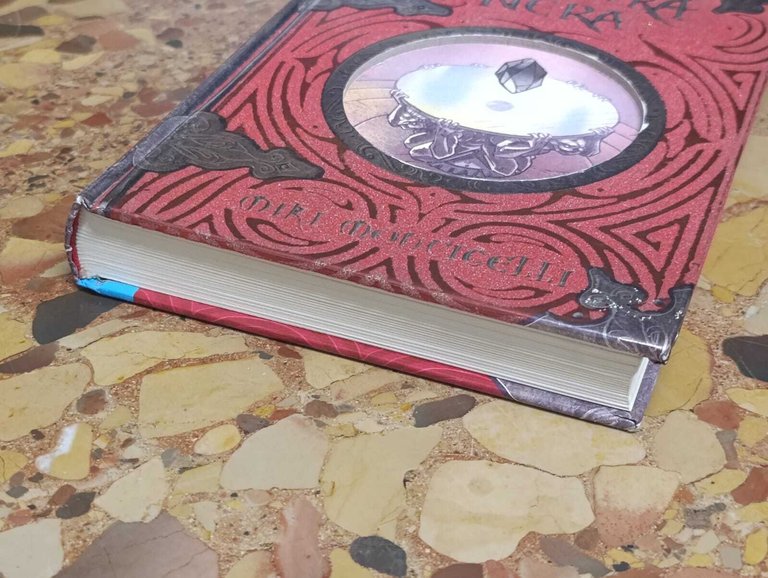 La pietra nera | Immagine Gallery 6