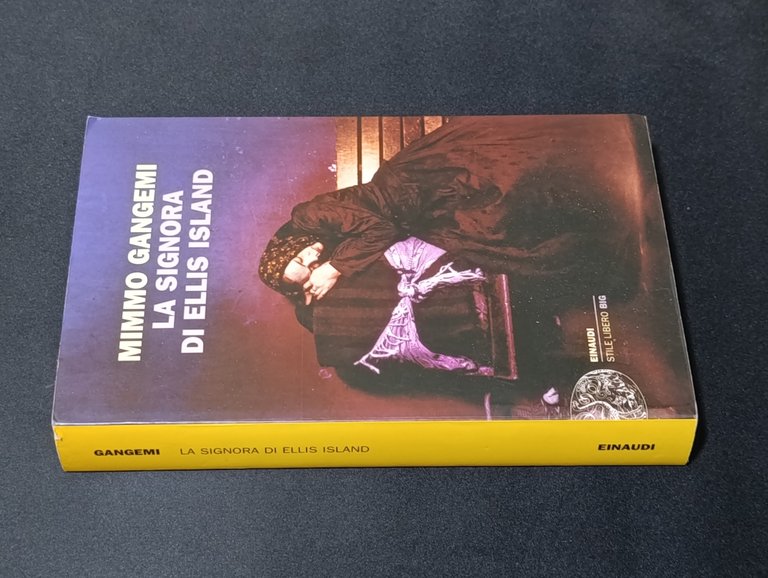 La signora di Ellis Island
