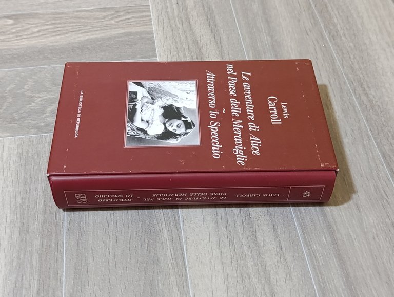 Le avventure di Alice nel paese delle meraviglie-Attraverso lo specchio