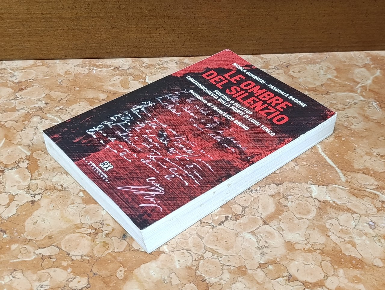 Le ombre del silenzio. Suicidio o delitto? Controinchiesta sulla morte … | Immagine principale