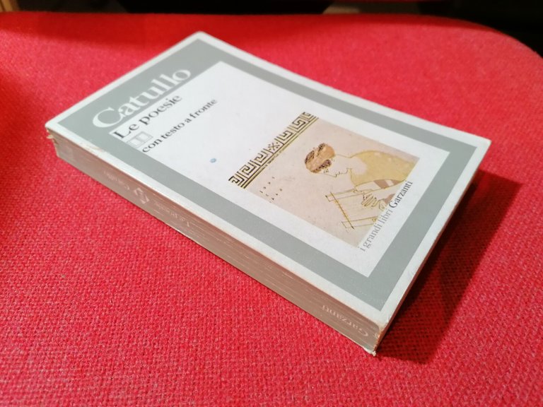 LIBRO LE POESIE CON TESTO A FRONTE - CATULLO - …