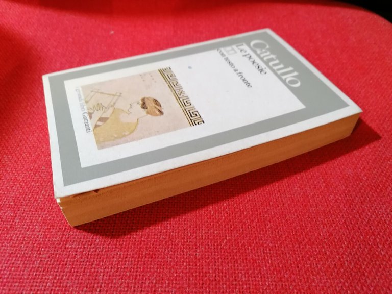 LIBRO LE POESIE CON TESTO A FRONTE - CATULLO - …