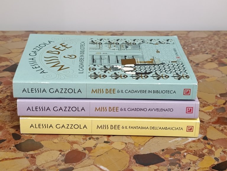 Lotto 3 Libri Alessia Gazzola: Miss Bee e il fantasma … | Immagine Gallery 3