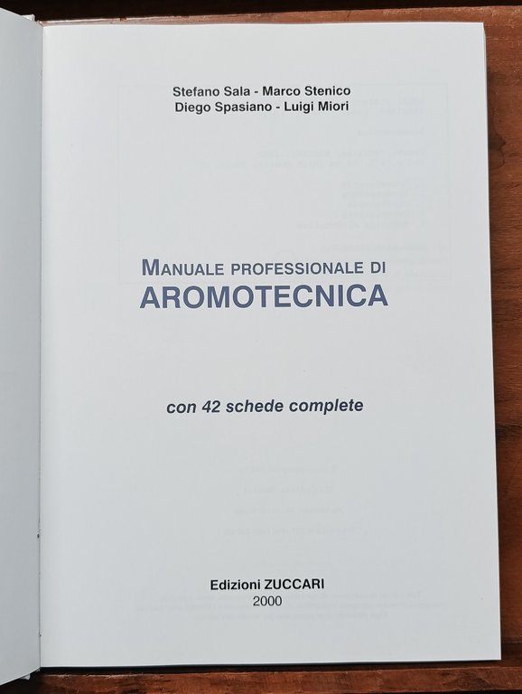 Manuale professionale di aromotecnica. Con 42 schede tecniche | Immagine Gallery 6