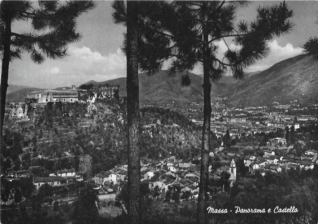 Massa. Panorama e Castello. Non viaggiata | Immagine principale