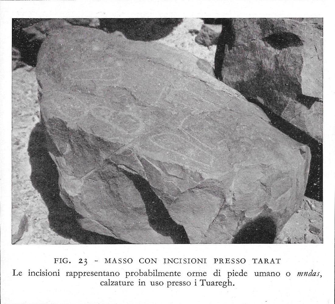 Masso con incisioni presso Tarat/Iscrizioni in Tifinagh a Zuila. Stampa … | Immagine principale