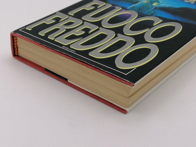 Mostri, Lampi, Fuoco freddo