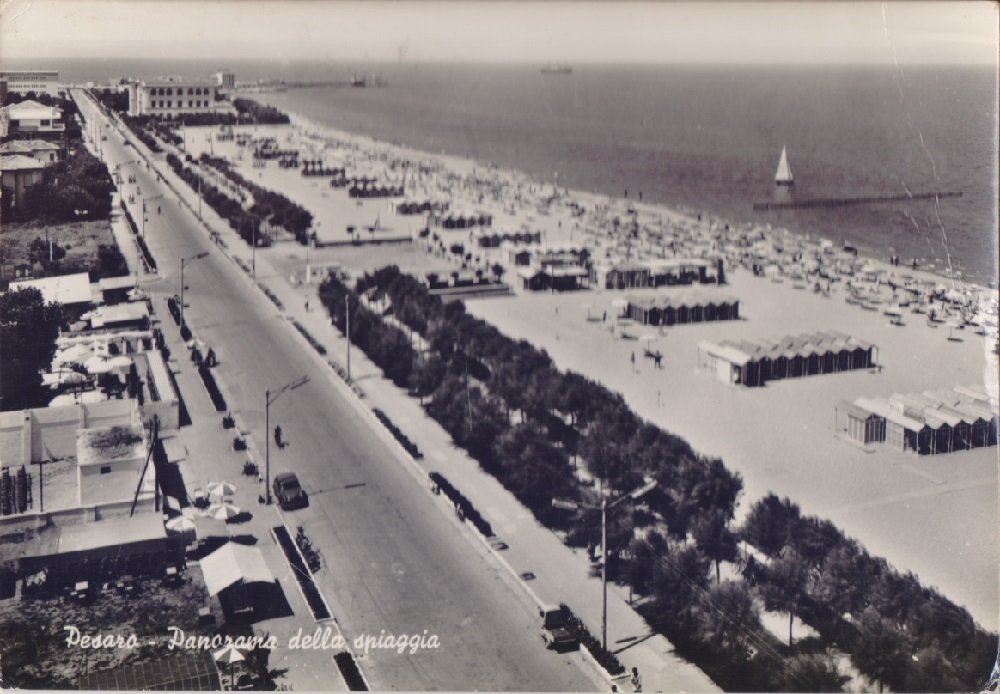 Pesaro. Panorama delle spaggia. Viaggiata 1960 | Immagine principale