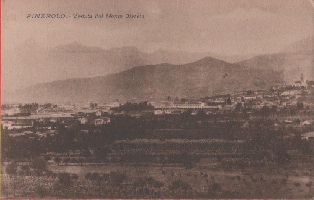 Pinerolo. Veduta del Monte Oliveto.Non viaggiata | Immagine principale