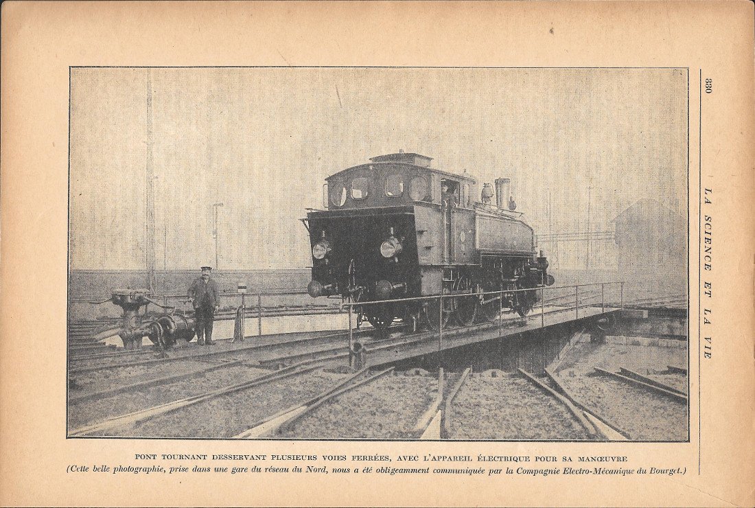 Pont tournat avec l'appareil electrique pour sa manoeuvre - Immagine … | Immagine principale