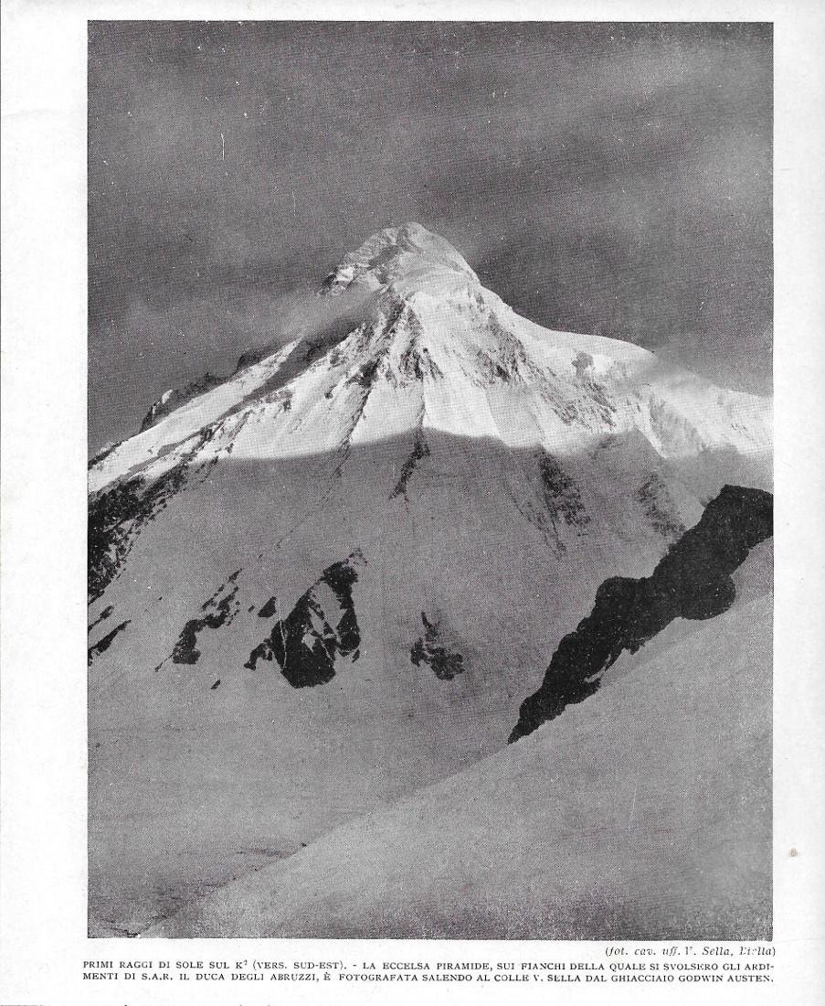 Primi raggi del sole sul K2 versante SE. Stampa 1928 | Immagine principale
