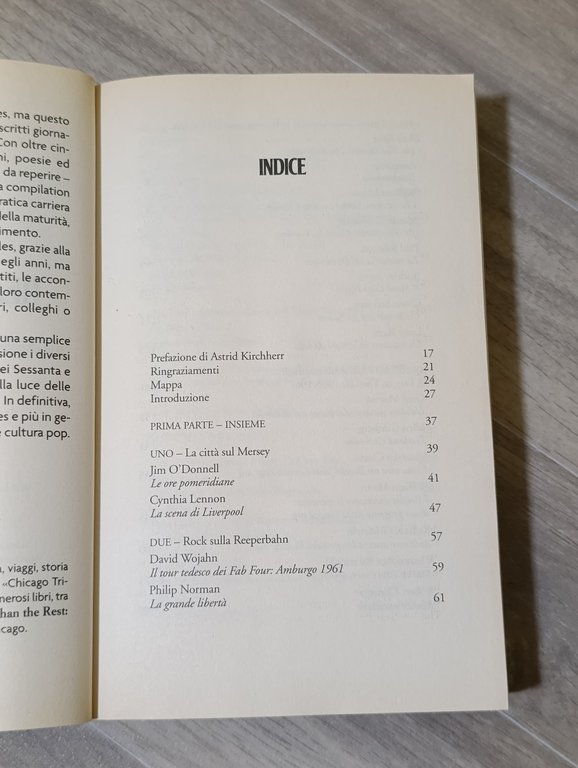 Read the beatles. Un'antologia di scritti d'epoca sull'impatto, l'influenza e …