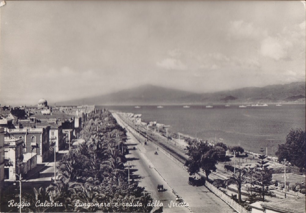 Reggio Calabria. Lungomare e veduta dello stretto. Viaggiata | Immagine principale