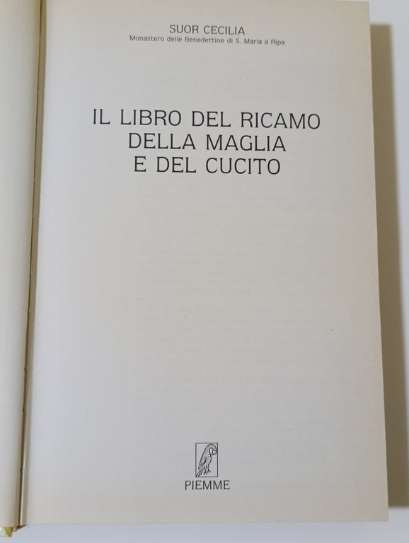 Ricamo, maglia e cucito