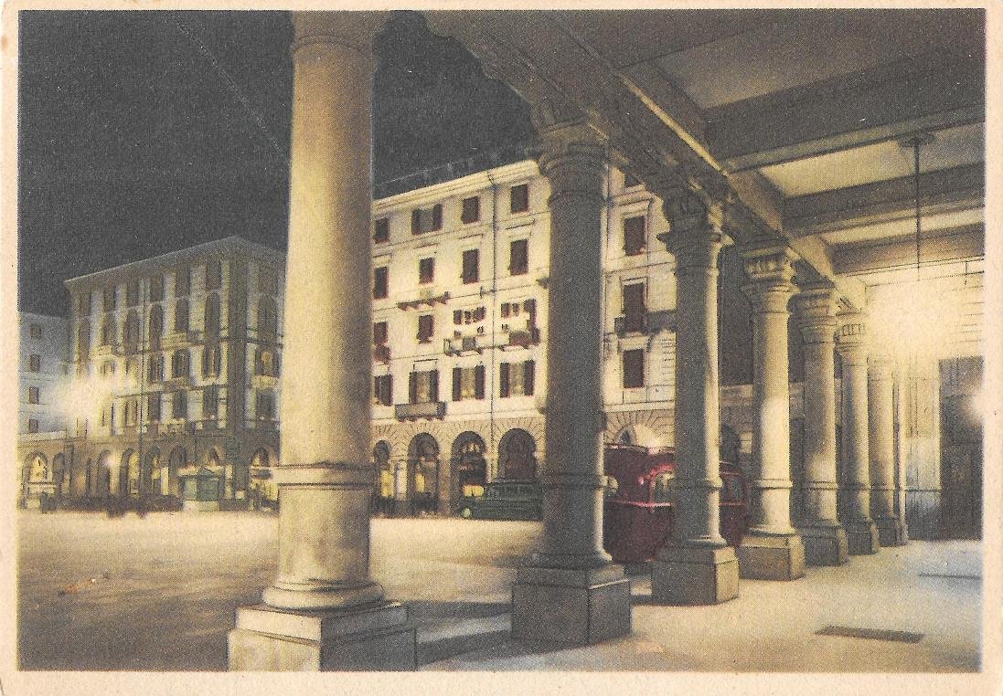 Savona. Portici Piazza Mameli. Notturno. Non viaggiata, originale | Immagine principale