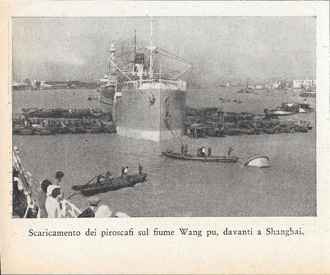 Scaricamento dei piroscafi sul fiume Wang pu, davanti a Shanghai. … | Immagine principale