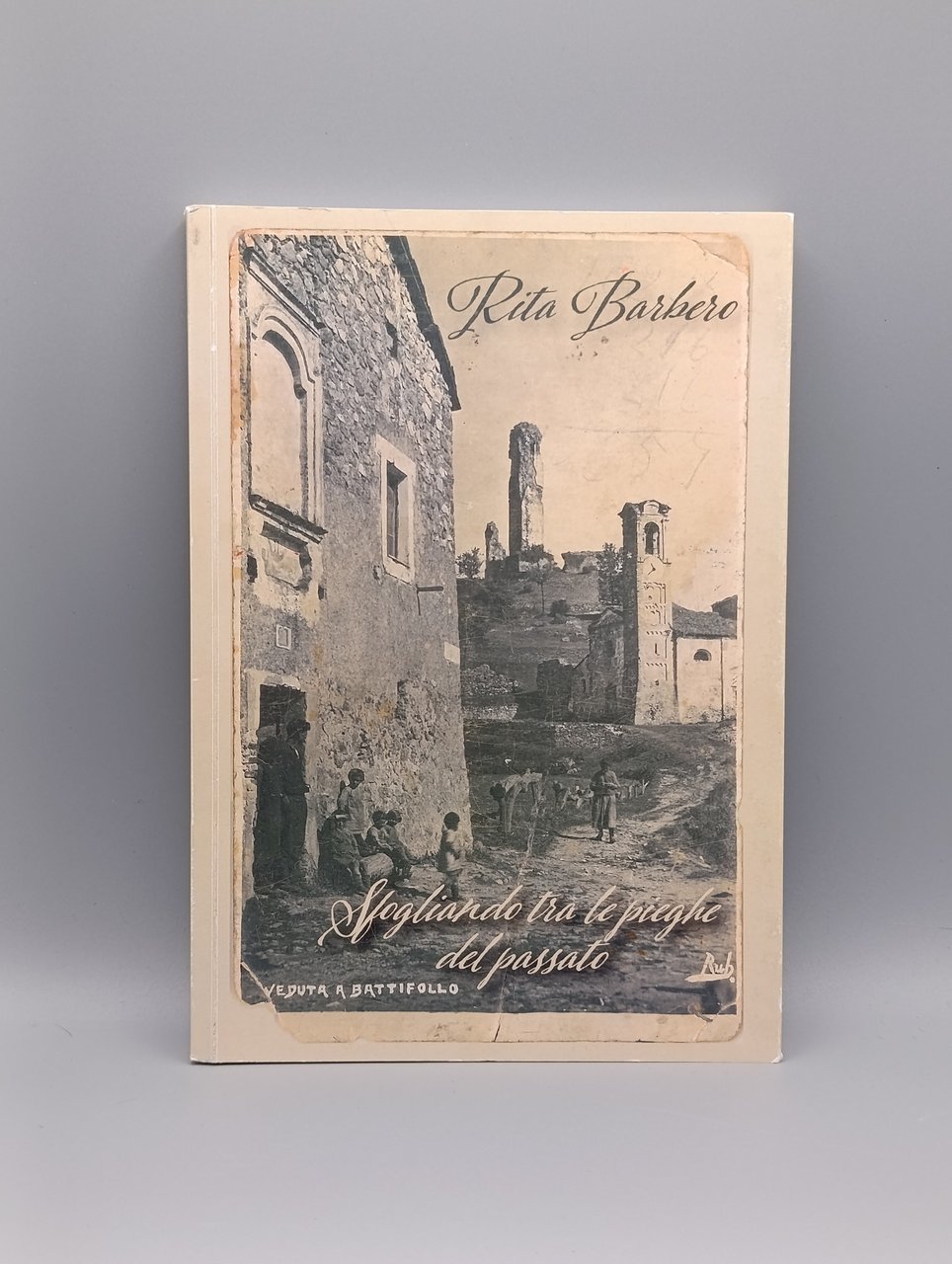 Sfogliando tra le Pieghe del Passato