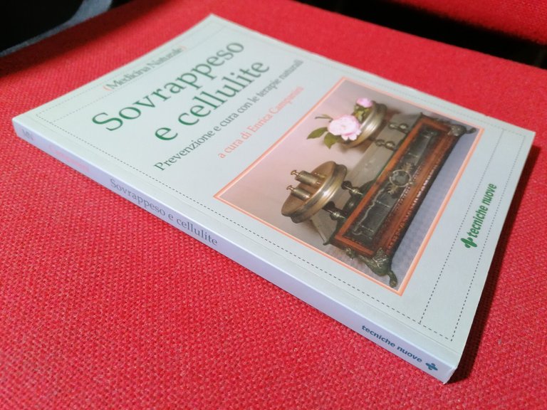 Sovrappeso e Cellulite Libro Enrica Campanini Terapie naturali Tecniche Nuove