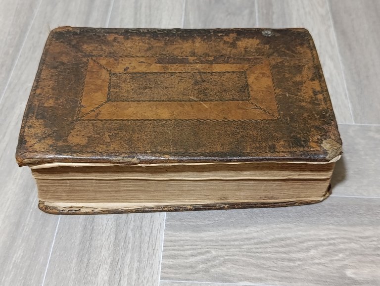 The Holy Bible Old &amp; New Testaments