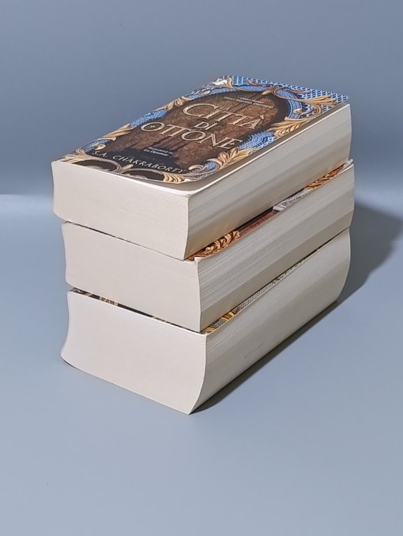 Trilogia Daevabad in tre volumi: La città di ottone, Il …