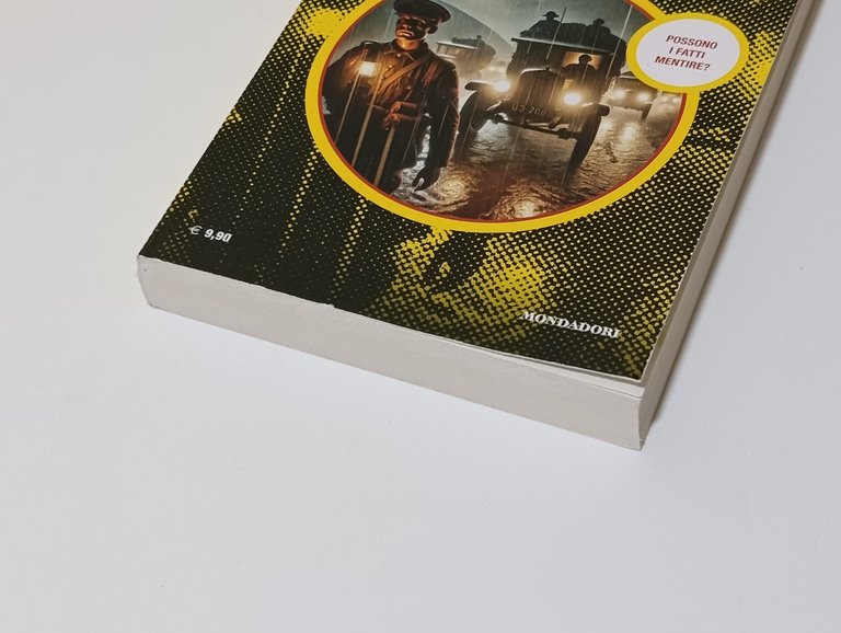 Una Questione d'Onore. Il Giallo Mondadori