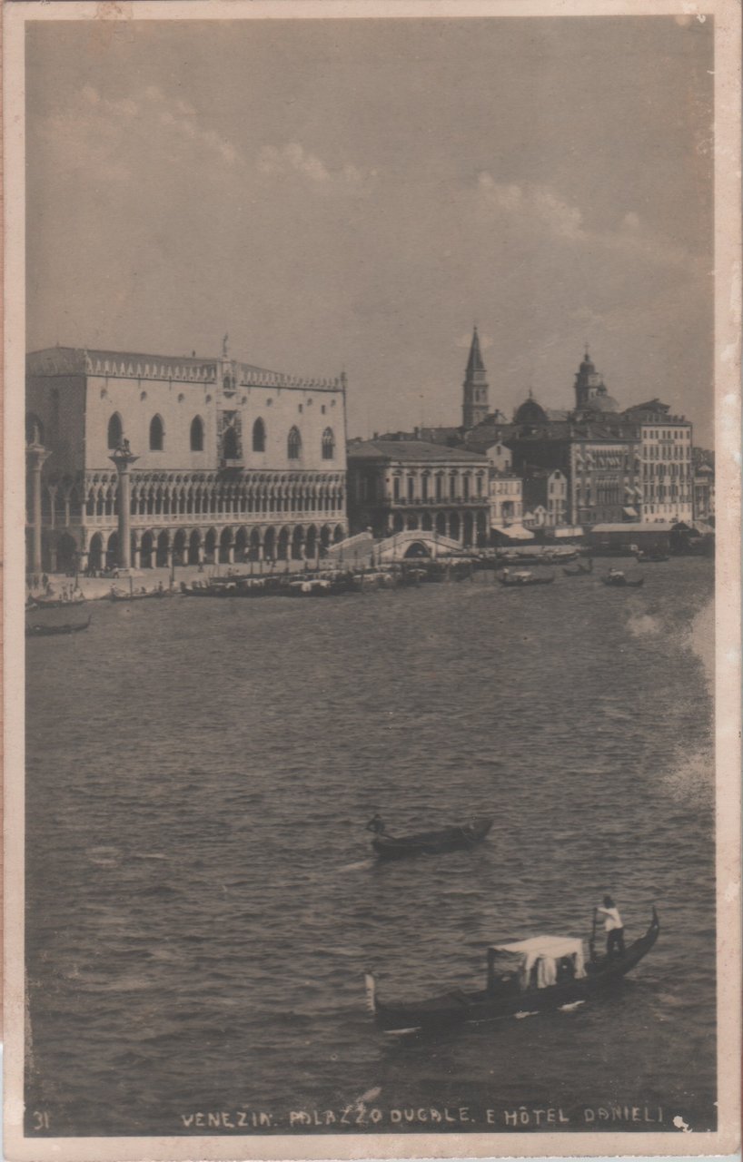 Venezia. Palazzo Ducale e Hotel Danieli. Viaggiata 1931 | Immagine principale