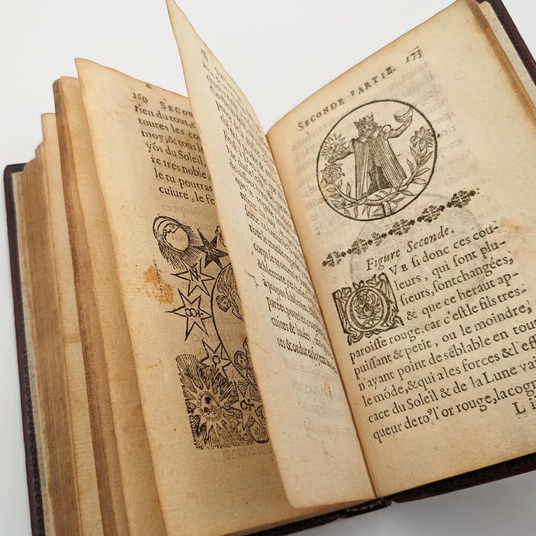 VALENTIN Basile. Azoth ou le moyen de faire l’or caché … | Immagine Gallery 9