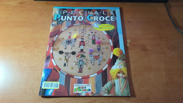 Punto croce n1- Mensile