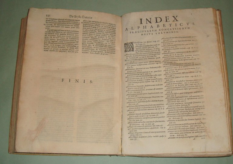 Tractatus de officio et iurisdictione Datarii et de Stylo Datariae.