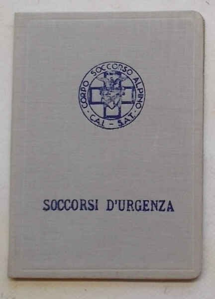 Soccorsi d'urgenza in attesa del medico.