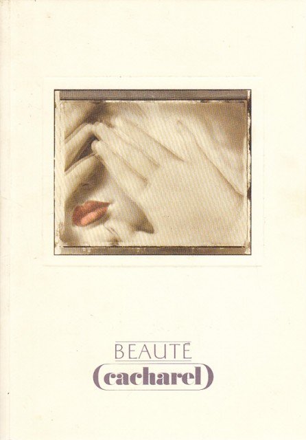 BEAUTÉ. UN MAQUILLAJE A FLOR DE MUJER | Immagine principale