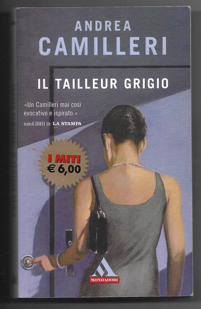 Il tailleur grigio