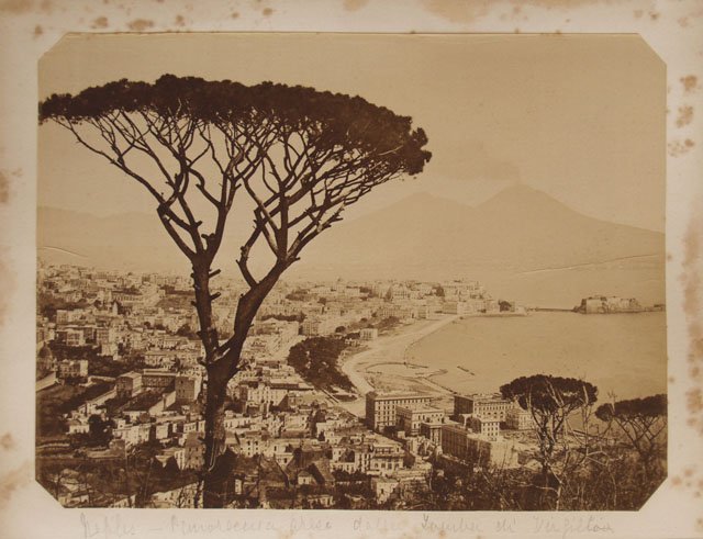 Napoli - panorama preso dalla tomba di Virgilio (senza titolo)