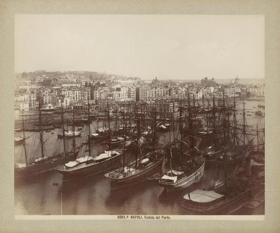 Napoli. Veduta del porto