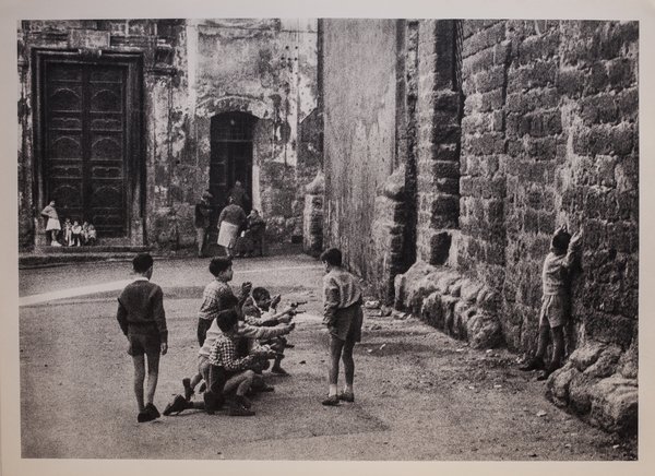 16 fotografie siciliane dall'archivio di Enzo Sellerio