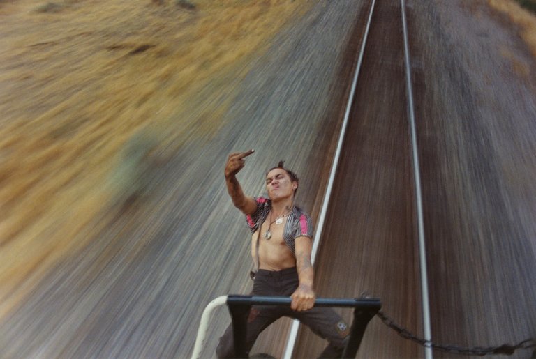 A Period of Juvenile Prosperity | Immagine Gallery 5