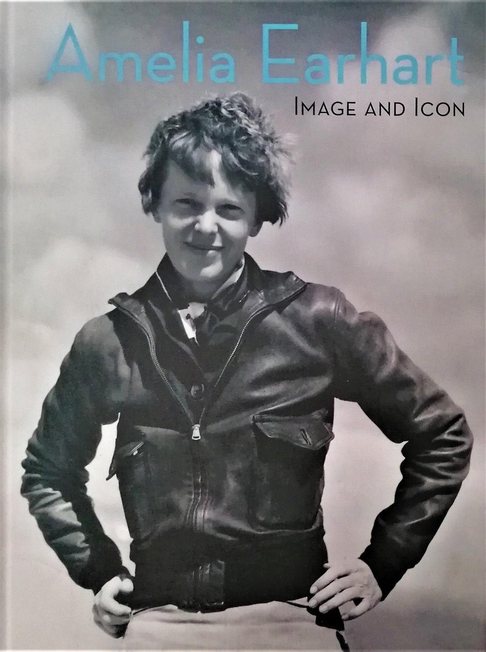 Amelia Earhart. Image and Icon | Immagine principale