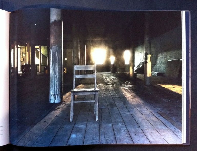 Dark City. Urban America at Night | Immagine Gallery 3