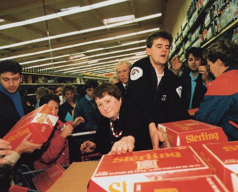 Home and Abroad | Immagine Gallery 3