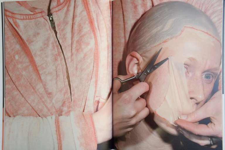 I am a woman and I feast on memory | Immagine Gallery 4