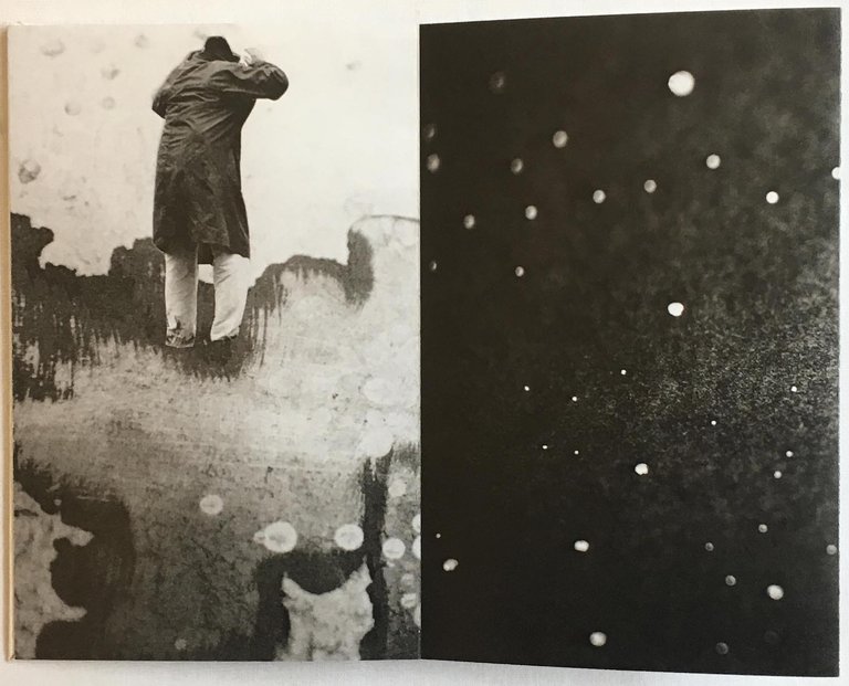 J.B. about men floating in the air | Immagine Gallery 6