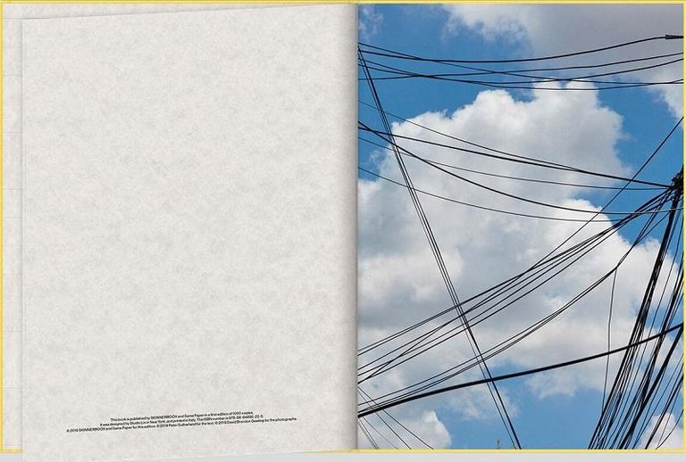 Neighborhood Stroll | Immagine Gallery 3