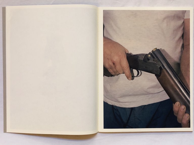 THE TWIST OF A KNEE | Immagine Gallery 5