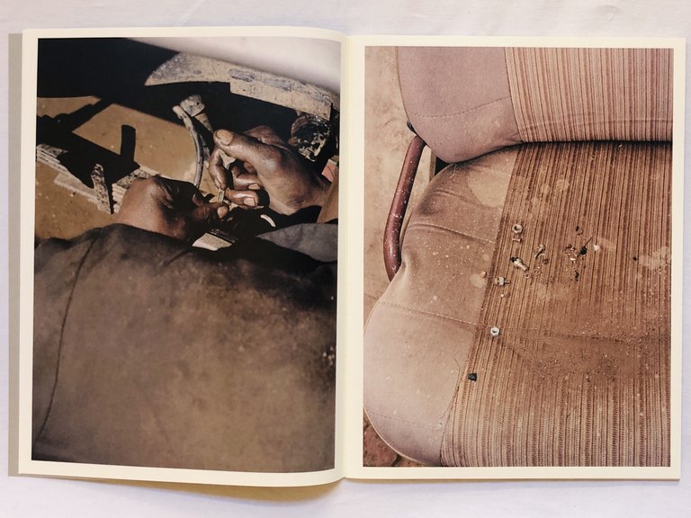 THE TWIST OF A KNEE | Immagine Gallery 6