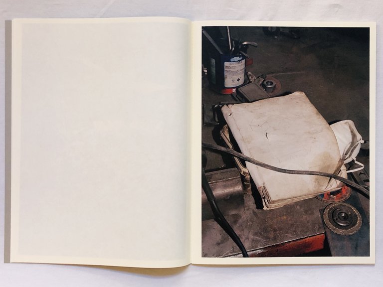 THE TWIST OF A KNEE | Immagine Gallery 7