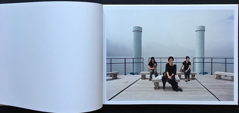 While Leaves Are Falling | Immagine Gallery 3