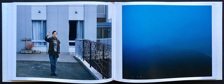 While Leaves Are Falling | Immagine Gallery 6