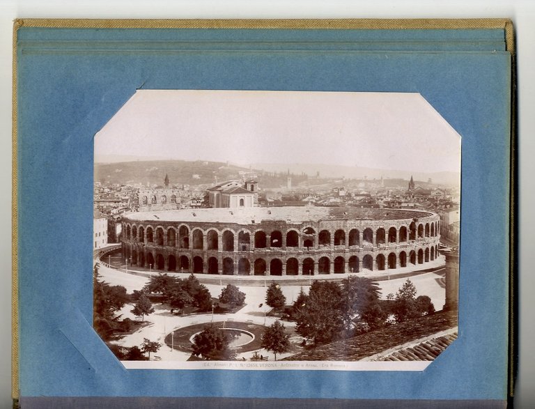 Album contenente 98 fotografie Alinari delle seguenti città: Verona, Padova, …